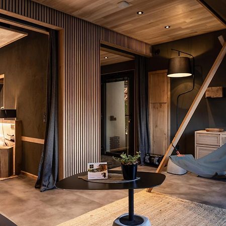 Le Studio Des Pres Verts Suite Design Avec Jacuzzi Privatif Jouey Exterior foto