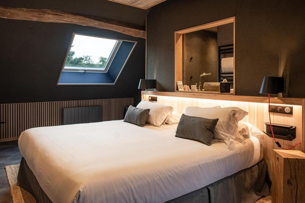 Le Studio Des Pres Verts Suite Design Avec Jacuzzi Privatif Jouey Exterior foto
