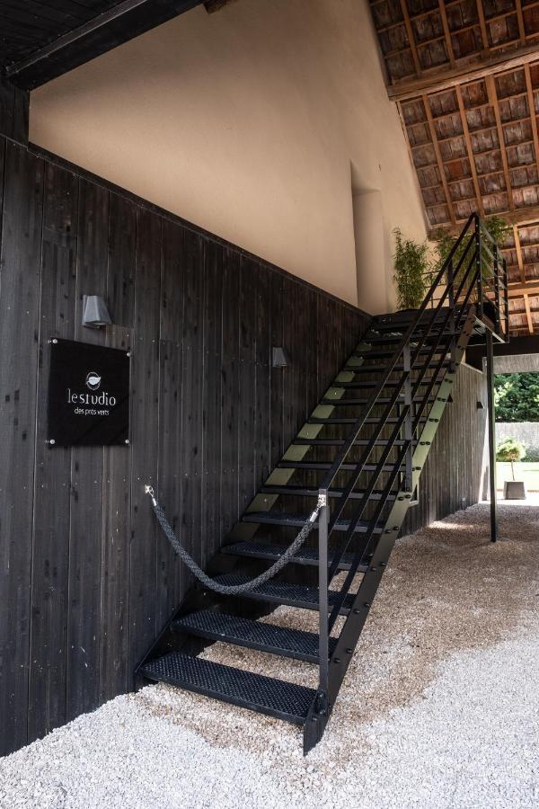 Le Studio Des Pres Verts Suite Design Avec Jacuzzi Privatif Jouey Exterior foto
